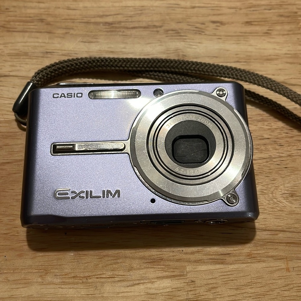 Casio Exilim EX600 camera
